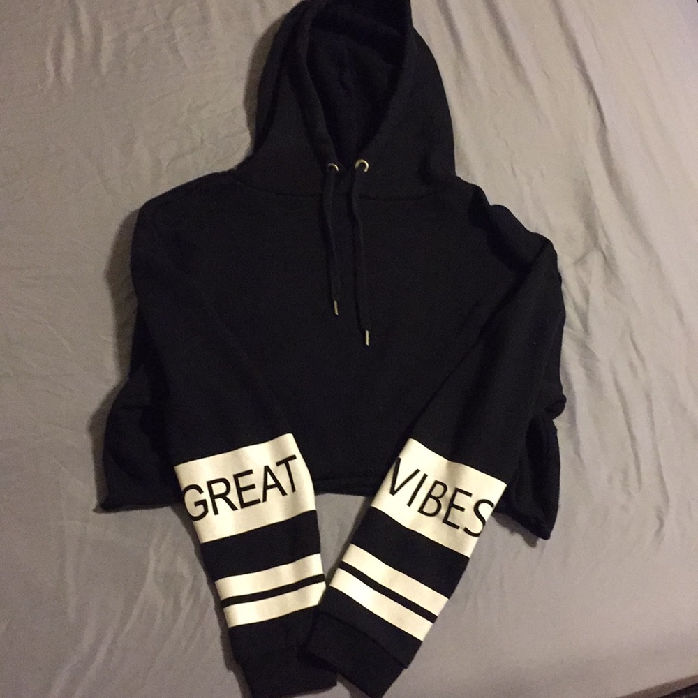 Long sleeve cropped sweatshirt